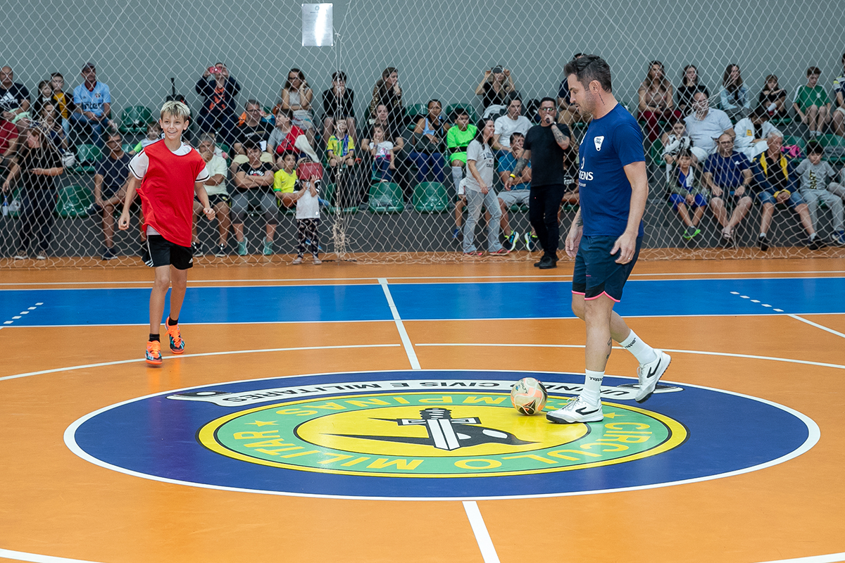 FUTEBOL COM FALCÃO